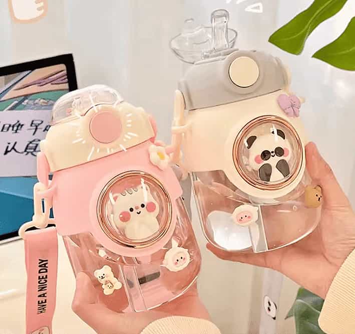 Cartoon-Shaped 820ml Kids Water Bottle with Straw – Leakproof & Portable