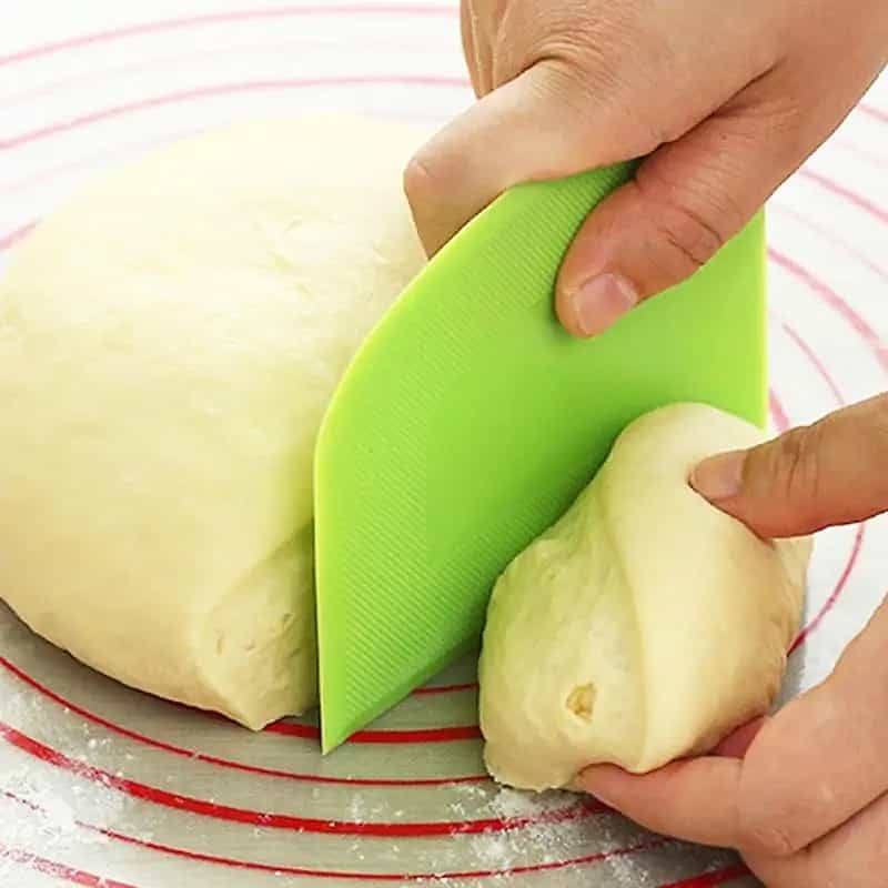 Multipurpose Dough Scraper & Pastry Cutter